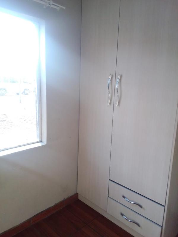 To Let 2 Bedroom Property for Rent in Fleurhof Gauteng