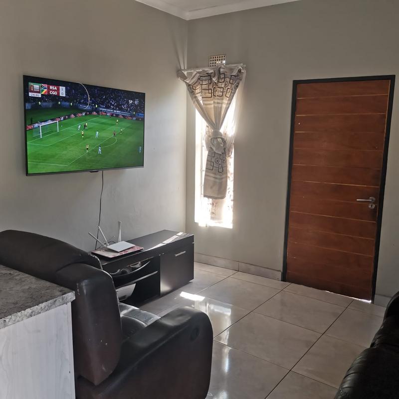 To Let 3 Bedroom Property for Rent in Fleurhof Gauteng