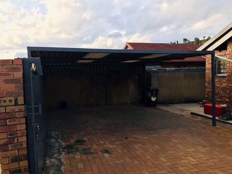 5 Bedroom Property for Sale in Diepkloof Gauteng