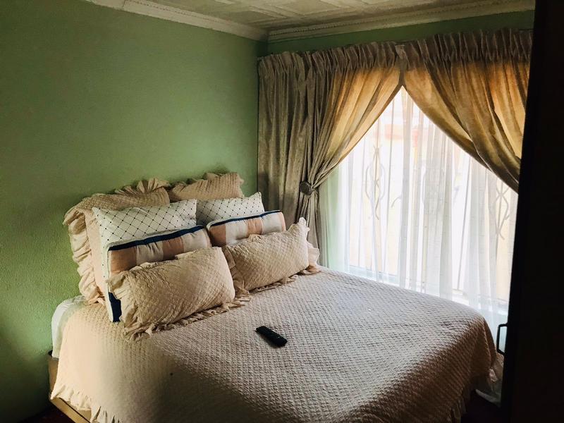 5 Bedroom Property for Sale in Diepkloof Gauteng