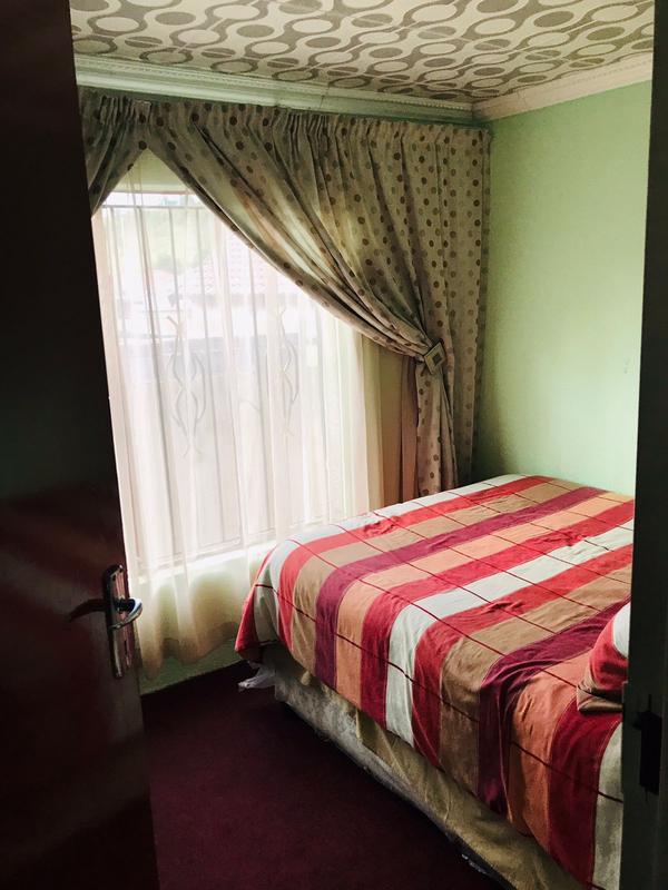 5 Bedroom Property for Sale in Diepkloof Gauteng