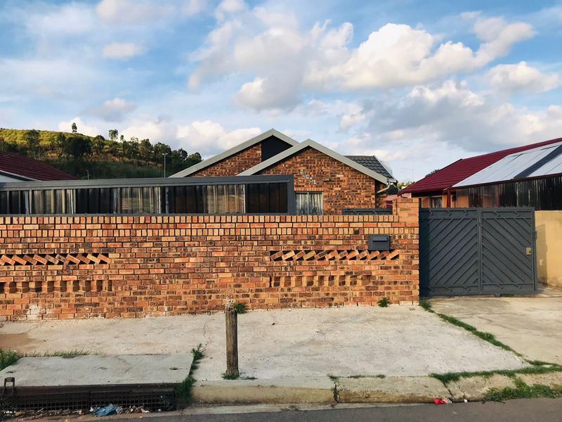 5 Bedroom Property for Sale in Diepkloof Gauteng