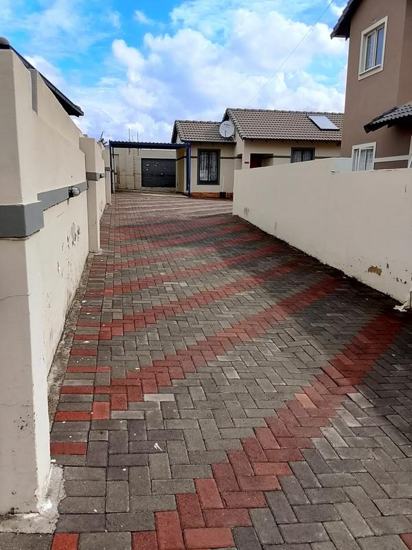 3 Bedroom Property for Sale in Kya Sands Gauteng