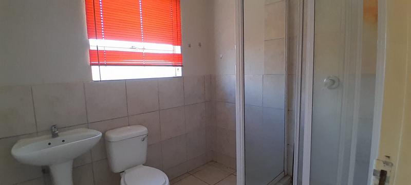 2 Bedroom Property for Sale in Bonanne Gauteng