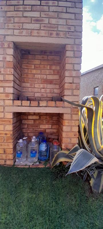 2 Bedroom Property for Sale in Bonanne Gauteng