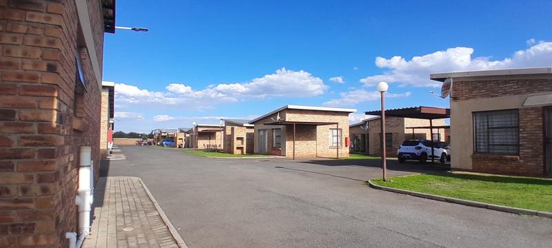 2 Bedroom Property for Sale in Bonanne Gauteng