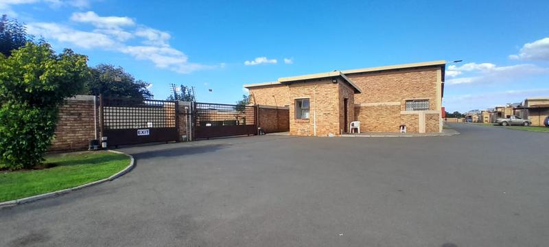 2 Bedroom Property for Sale in Bonanne Gauteng