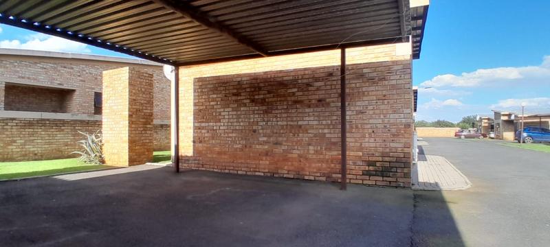 2 Bedroom Property for Sale in Bonanne Gauteng