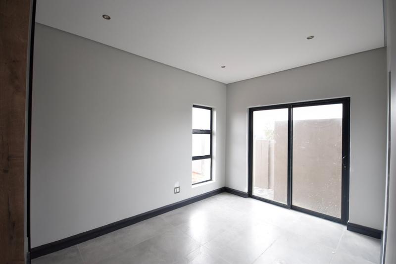 4 Bedroom Property for Sale in Fountainbrook Estate Gauteng