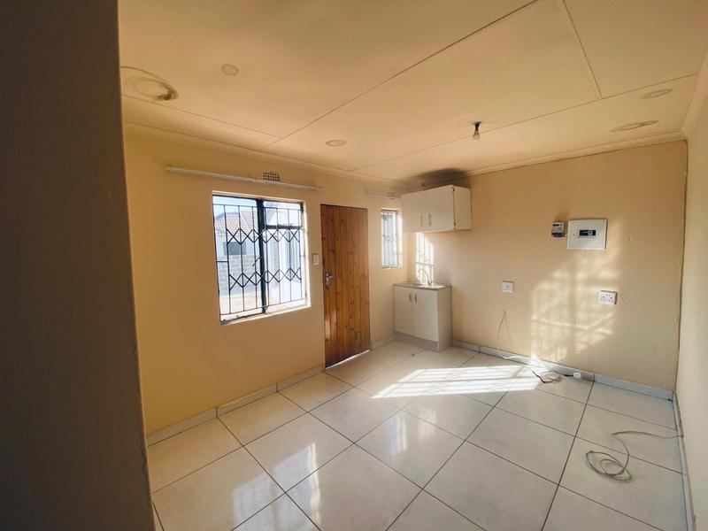 To Let 1 Bedroom Property for Rent in Ebony Park Gauteng