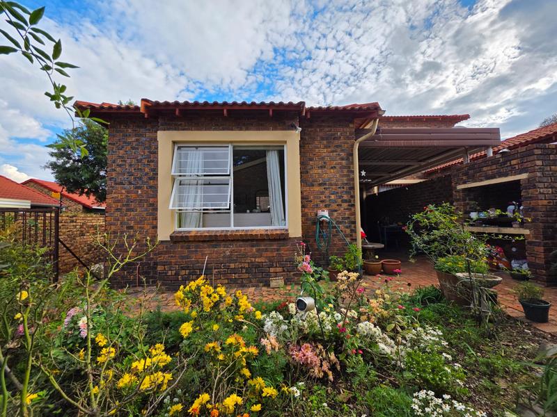 3 Bedroom Property for Sale in Weltevreden Park Gauteng