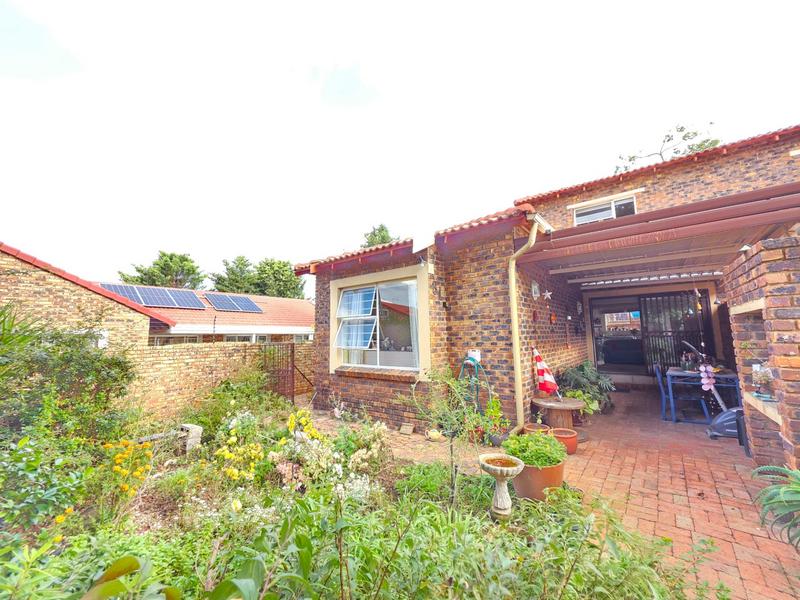 3 Bedroom Property for Sale in Weltevreden Park Gauteng