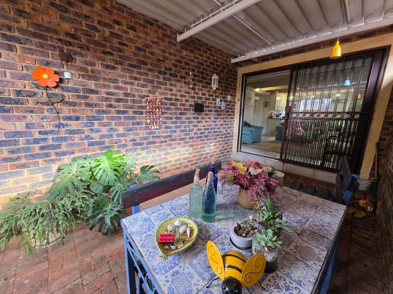 3 Bedroom Property for Sale in Weltevreden Park Gauteng