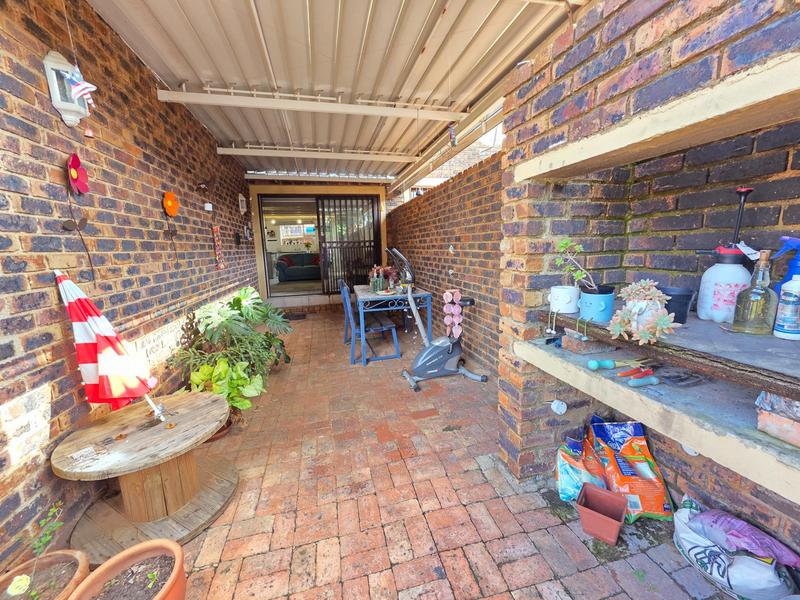 3 Bedroom Property for Sale in Weltevreden Park Gauteng