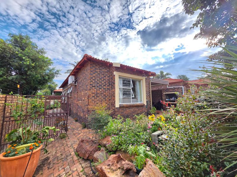3 Bedroom Property for Sale in Weltevreden Park Gauteng