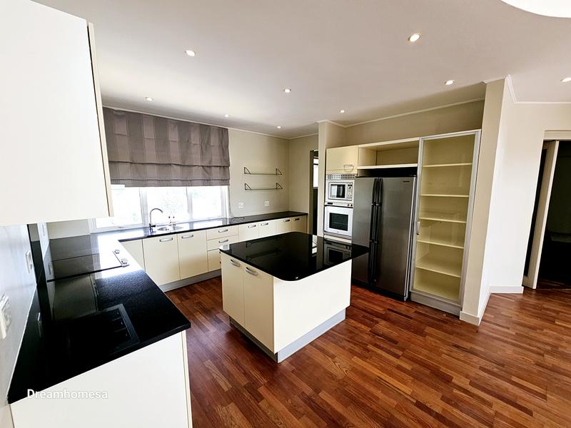 To Let 3 Bedroom Property for Rent in Illovo Gauteng