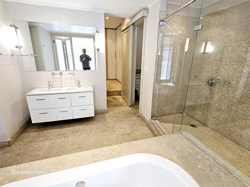 To Let 3 Bedroom Property for Rent in Illovo Gauteng