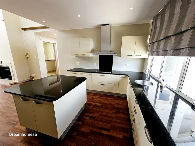 To Let 3 Bedroom Property for Rent in Illovo Gauteng