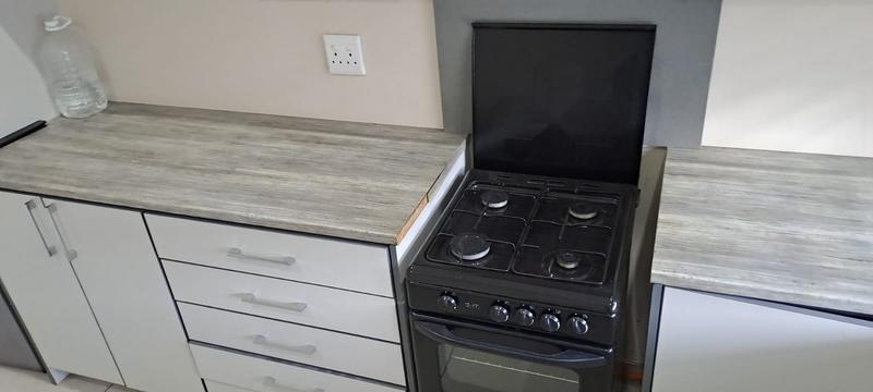 To Let 2 Bedroom Property for Rent in Brackendowns Gauteng