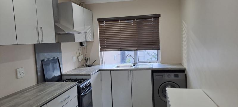 To Let 2 Bedroom Property for Rent in Brackendowns Gauteng