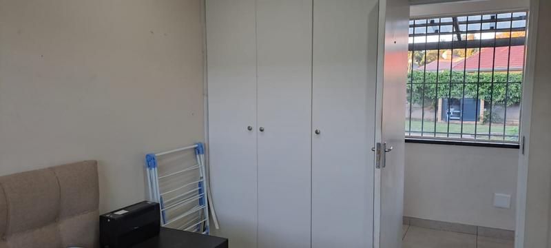 To Let 2 Bedroom Property for Rent in Brackendowns Gauteng