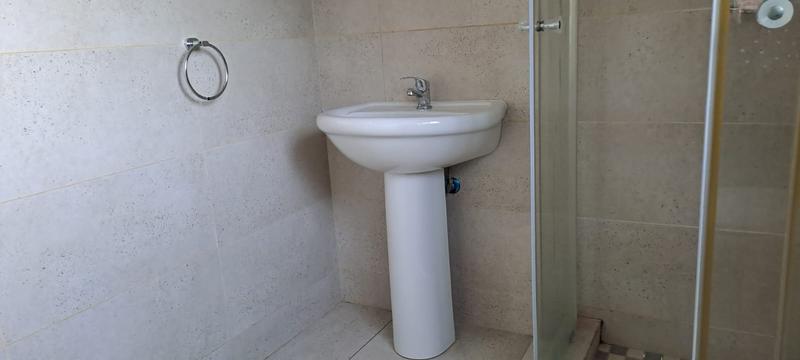 To Let 2 Bedroom Property for Rent in Brackendowns Gauteng