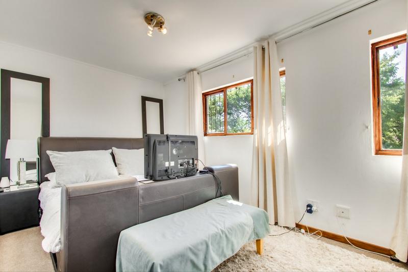 3 Bedroom Property for Sale in Broadacres Gauteng