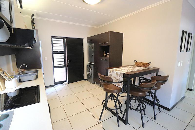 To Let 2 Bedroom Property for Rent in Douglasdale Gauteng