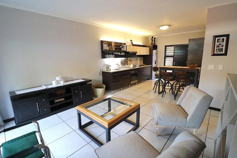 To Let 2 Bedroom Property for Rent in Douglasdale Gauteng