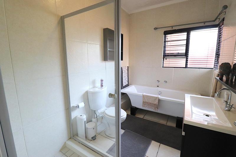 To Let 2 Bedroom Property for Rent in Douglasdale Gauteng