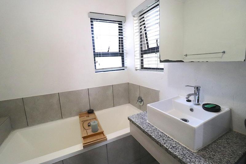 1 Bedroom Property for Sale in Beverley Gauteng