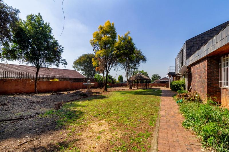 To Let 5 Bedroom Property for Rent in Sundowner Gauteng