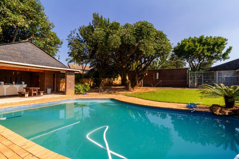 To Let 5 Bedroom Property for Rent in Sundowner Gauteng