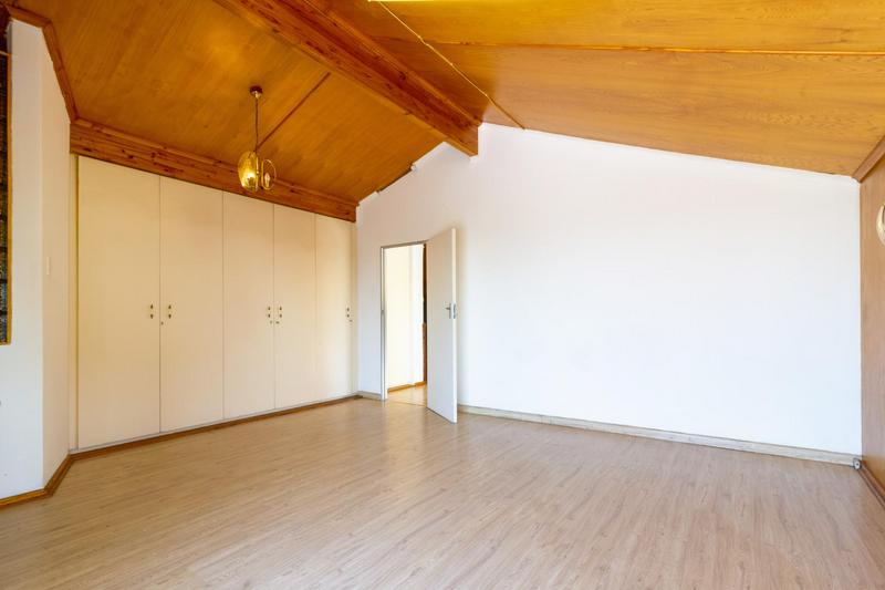 To Let 5 Bedroom Property for Rent in Sundowner Gauteng