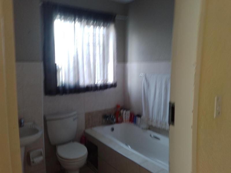 2 Bedroom Property for Sale in Terenure Gauteng