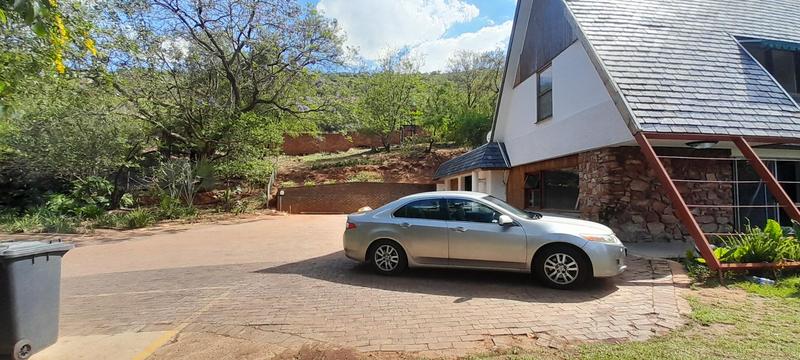 To Let 4 Bedroom Property for Rent in Little Falls Gauteng