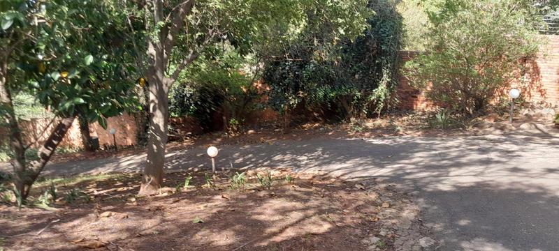 To Let 4 Bedroom Property for Rent in Little Falls Gauteng