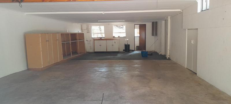 To Let 4 Bedroom Property for Rent in Little Falls Gauteng