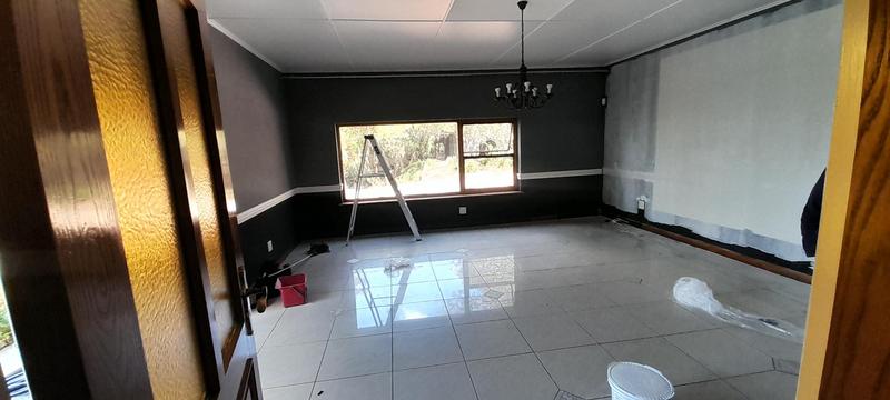 To Let 4 Bedroom Property for Rent in Little Falls Gauteng