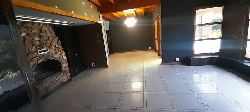 To Let 4 Bedroom Property for Rent in Little Falls Gauteng