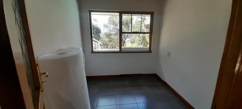 To Let 4 Bedroom Property for Rent in Little Falls Gauteng