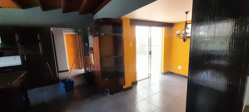 To Let 4 Bedroom Property for Rent in Little Falls Gauteng