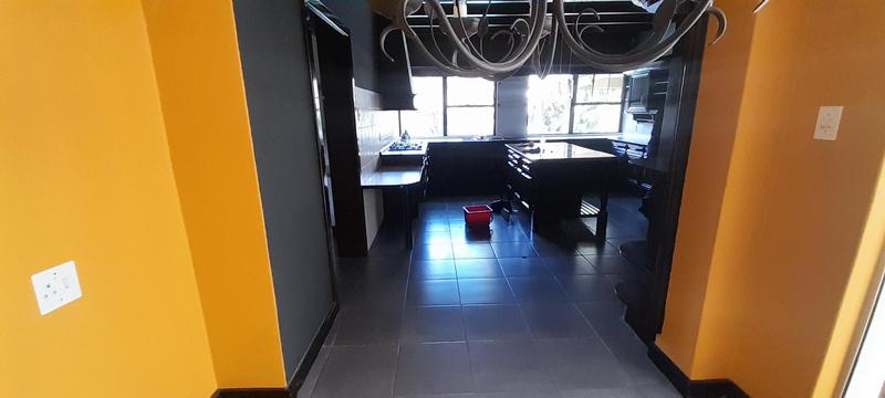 To Let 4 Bedroom Property for Rent in Little Falls Gauteng