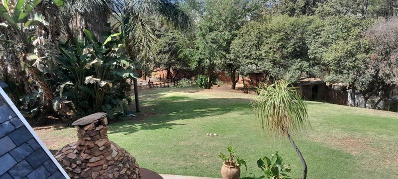 To Let 4 Bedroom Property for Rent in Little Falls Gauteng