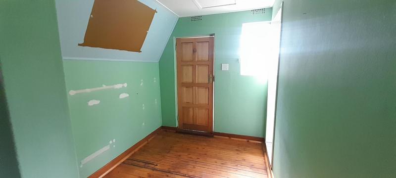 To Let 4 Bedroom Property for Rent in Little Falls Gauteng