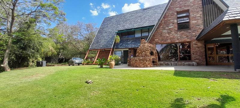 To Let 4 Bedroom Property for Rent in Little Falls Gauteng