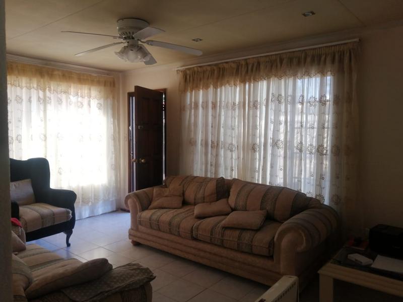To Let 3 Bedroom Property for Rent in Zakariyya Park Gauteng