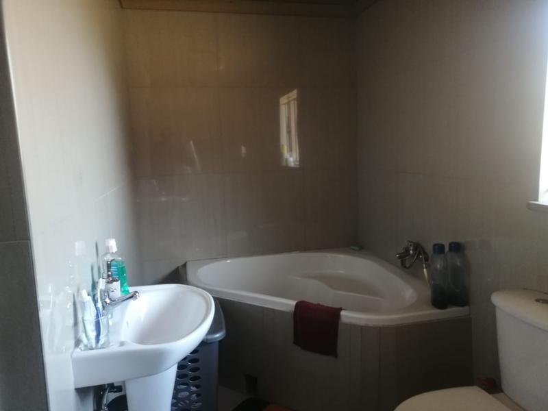 To Let 3 Bedroom Property for Rent in Zakariyya Park Gauteng
