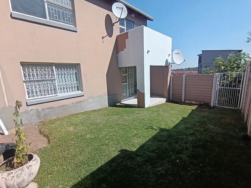 2 Bedroom Property for Sale in Vorna Valley Gauteng