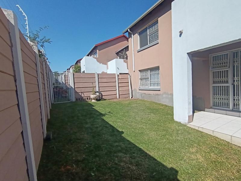 2 Bedroom Property for Sale in Vorna Valley Gauteng